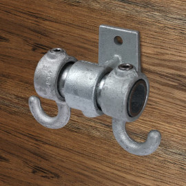 Steigerbuis Kapstok Haak 33,7mm houten achtergrond